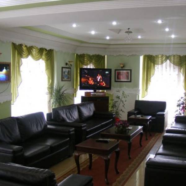 Karasu Zümrüt Otel